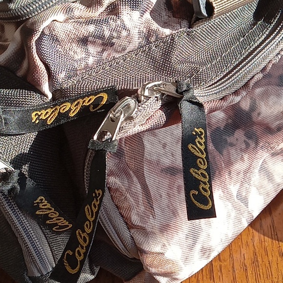 Cabela's carry bag - Picture 2 of 7